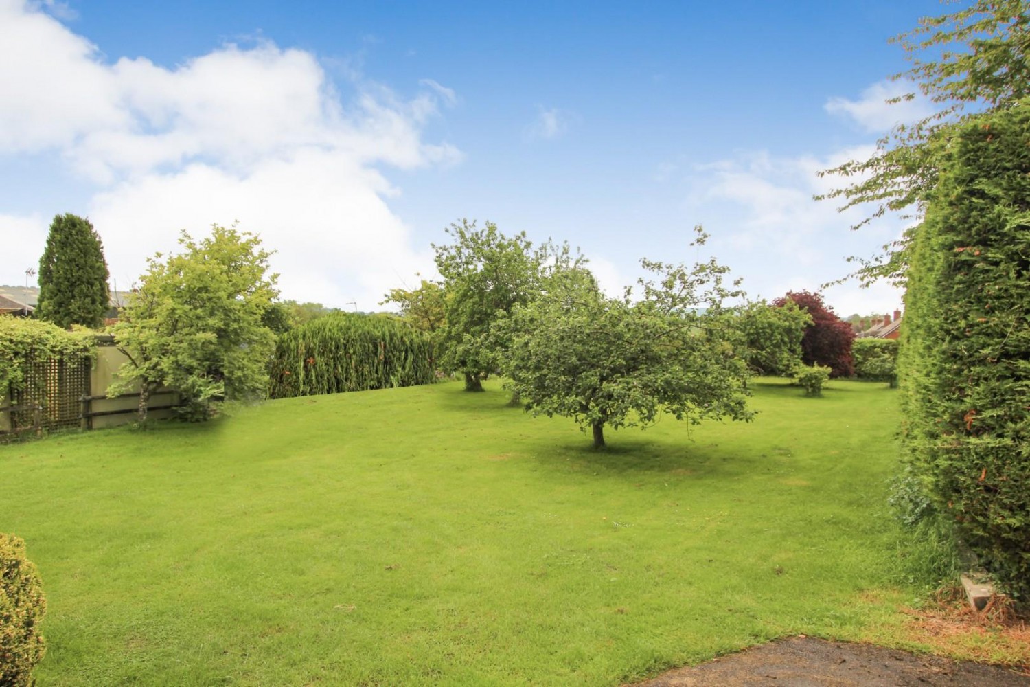 Castle Hill Road, Totternhoe