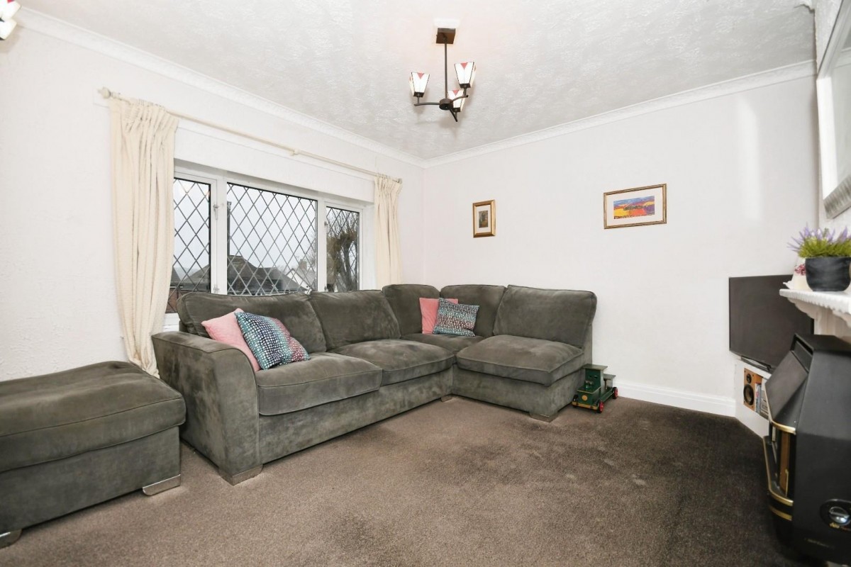 Holmebank West, Brockwell, Chesterfield, S40 4AS