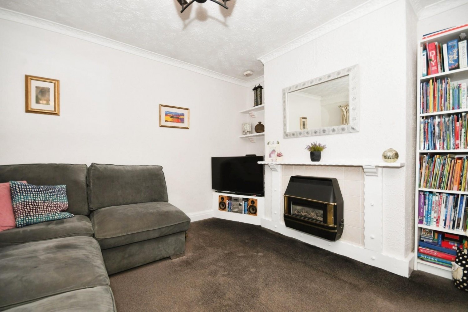 Holmebank West, Brockwell, Chesterfield, S40 4AS