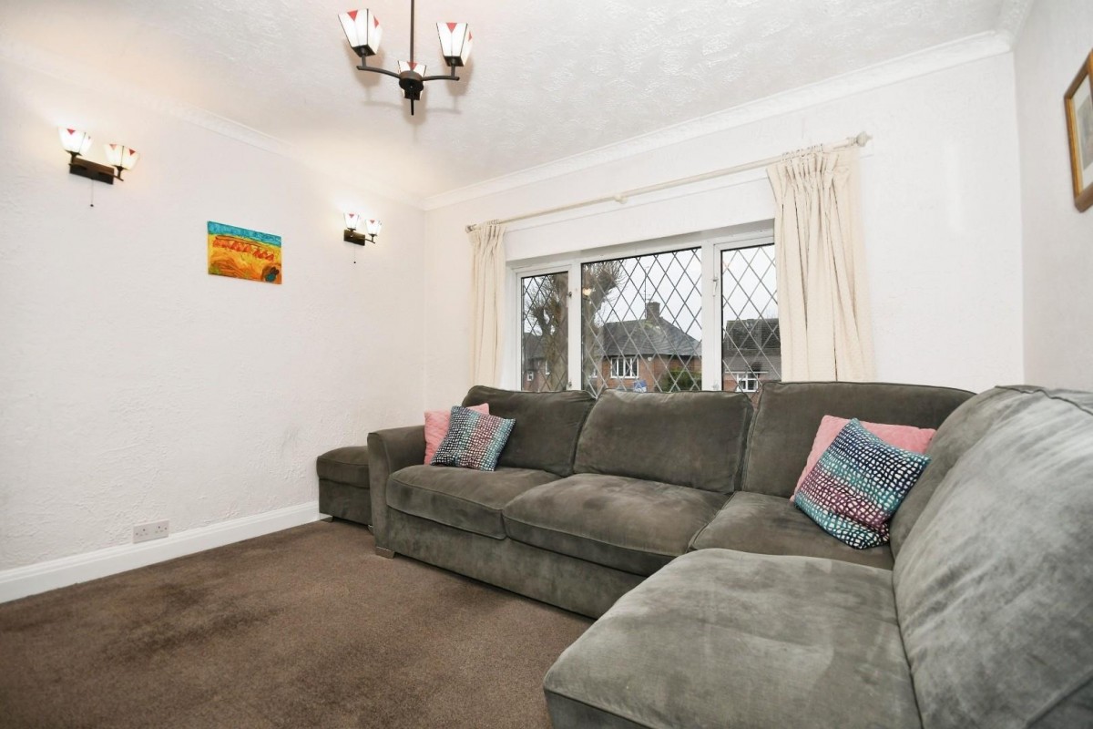 Holmebank West, Brockwell, Chesterfield, S40 4AS