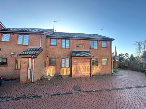 Flat 116C, Pine Court, Stourbridge, West Midlands