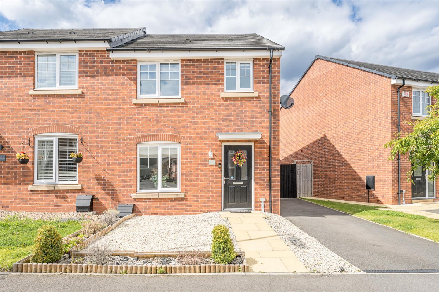 Parquet Grove, Kingswinford, DY6 7NG