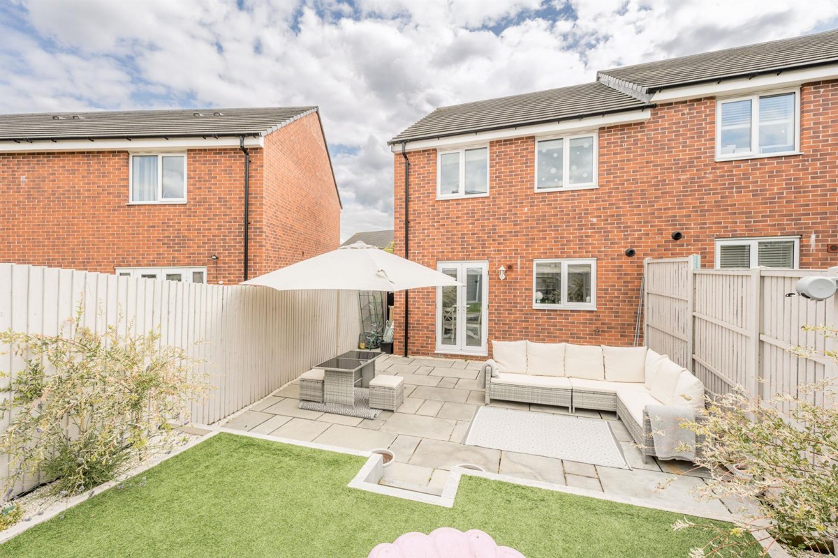 Parquet Grove, Kingswinford, DY6 7NG