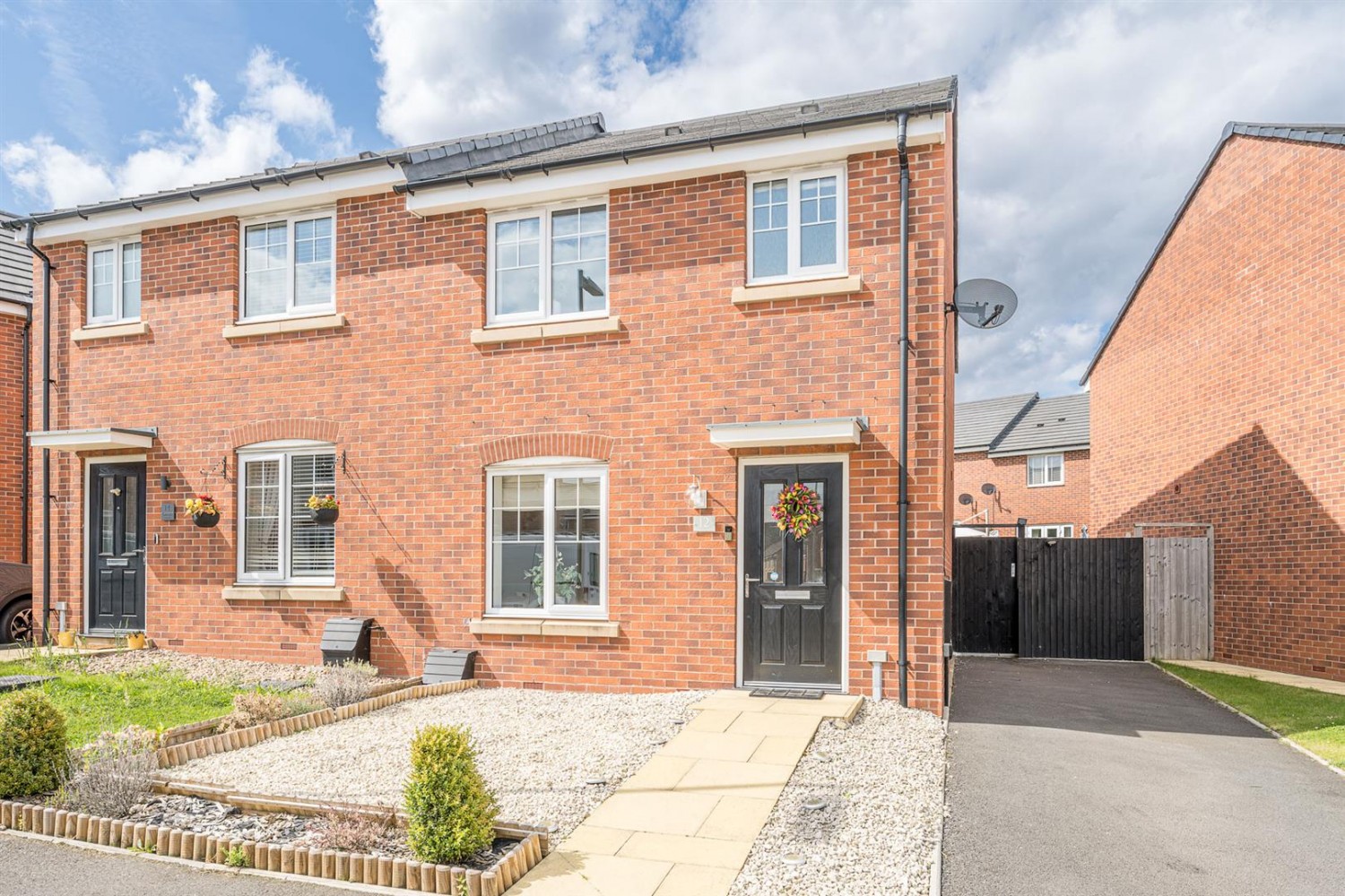 Parquet Grove, Kingswinford, DY6 7NG