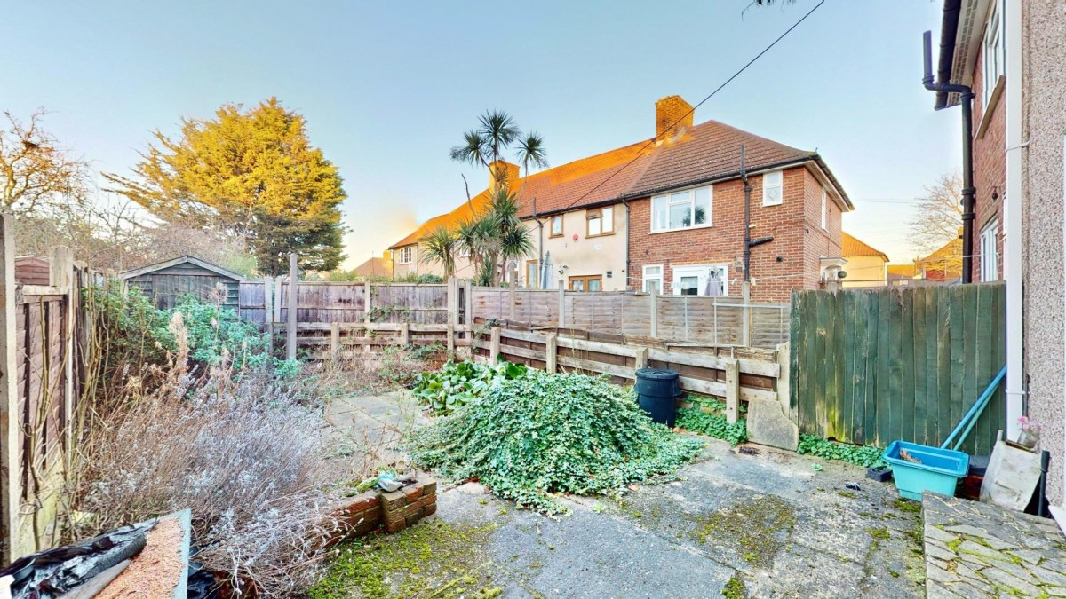 Becontree Avenue, Dagenham, RM8