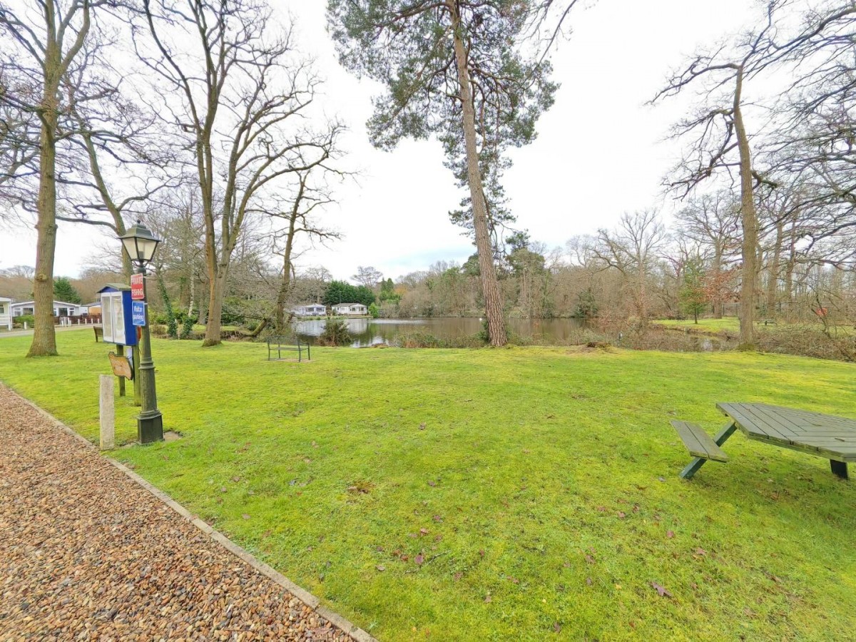 Robinson Crusoe Park, Park Lane, Finchampstead, Wokingham