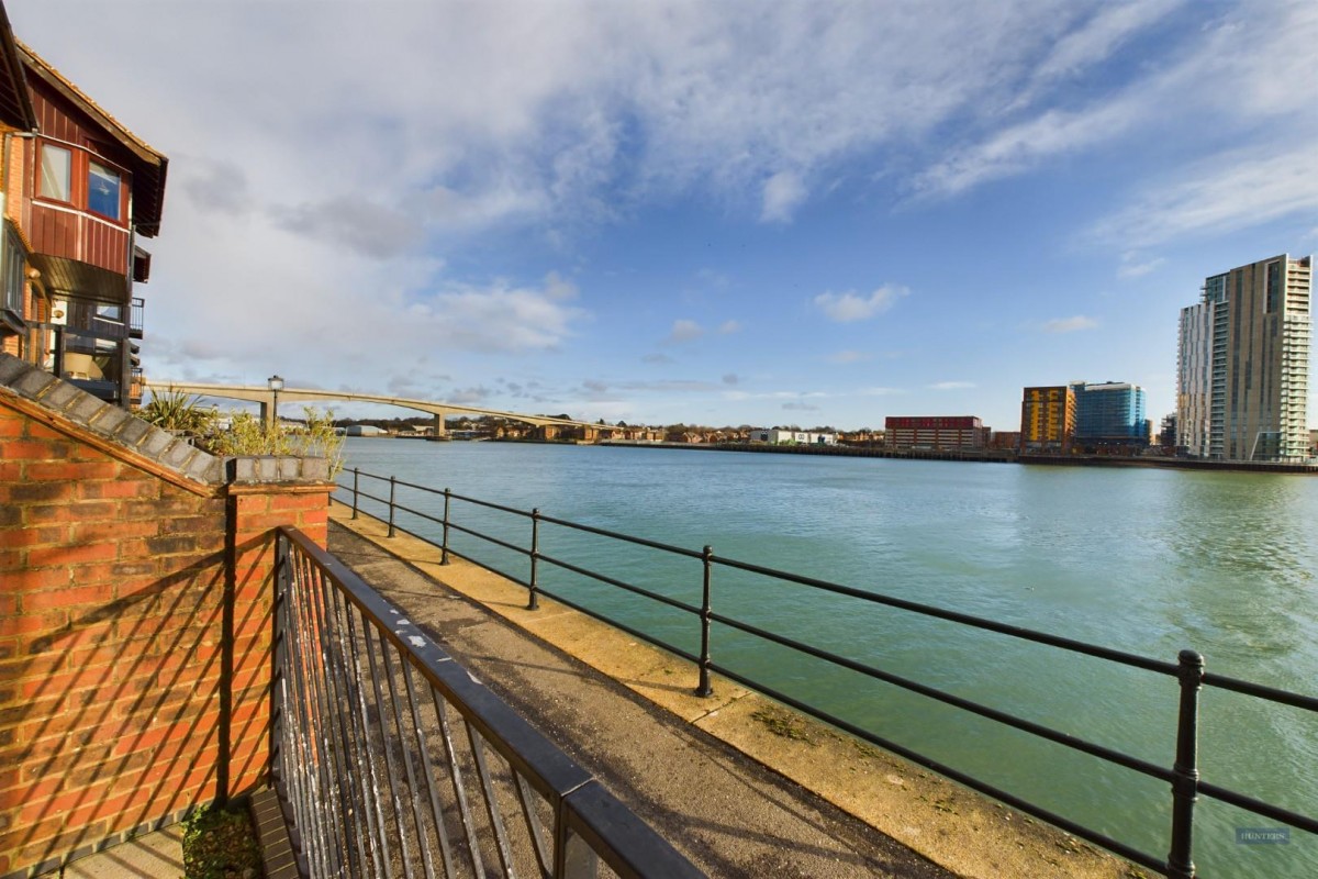 Calshot Court, Ocean Village, SO14