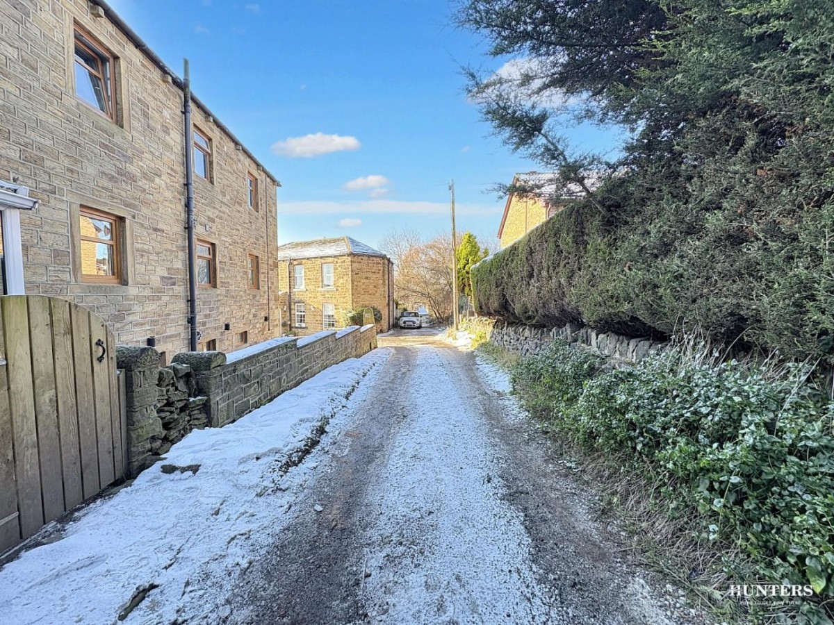 Kilpin Hill Lane, Dewsbury, WF13 4BS