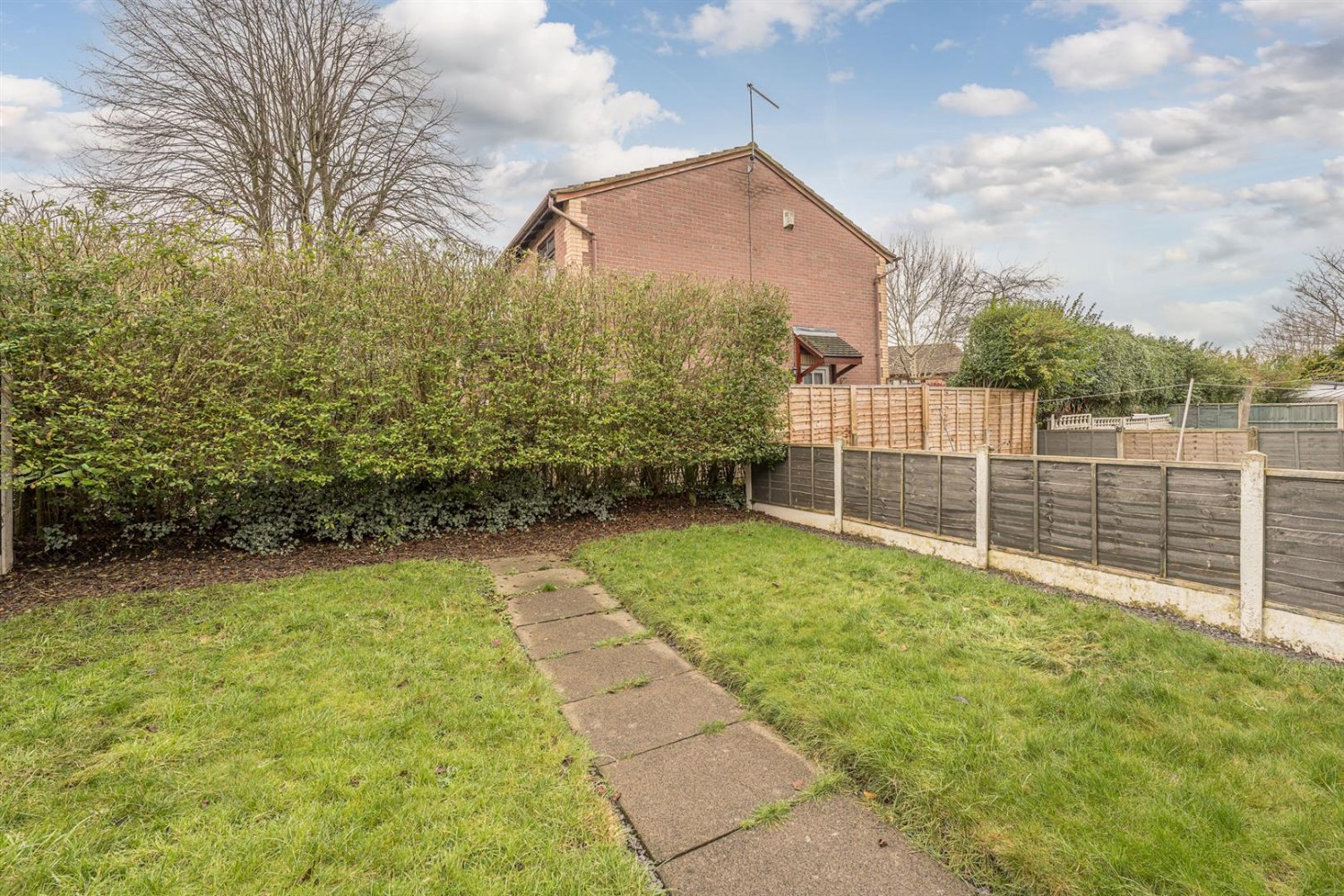 Rowan Rise, Kingswinford, DY6 8EE