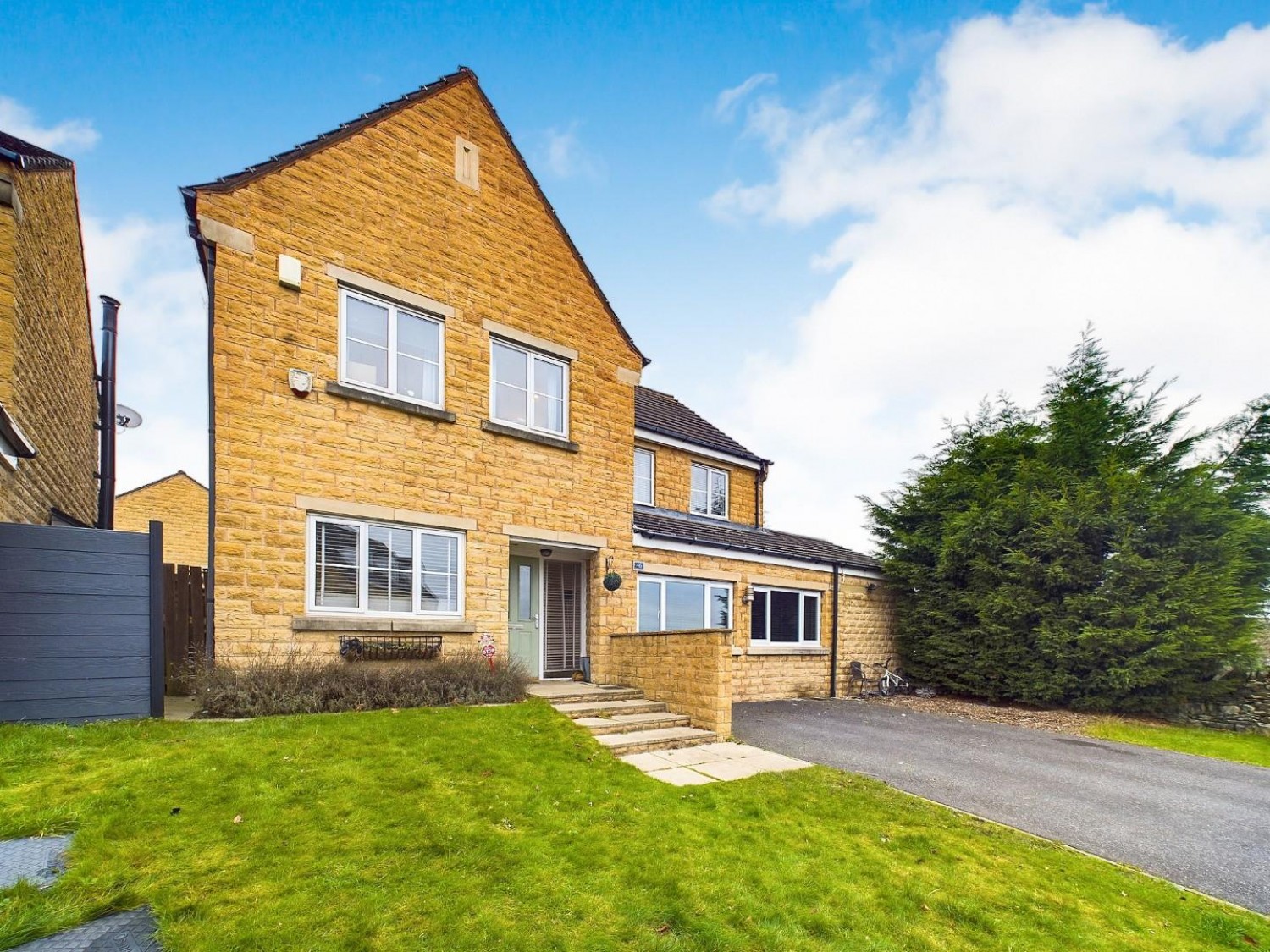 Agincourt Drive, Bingley