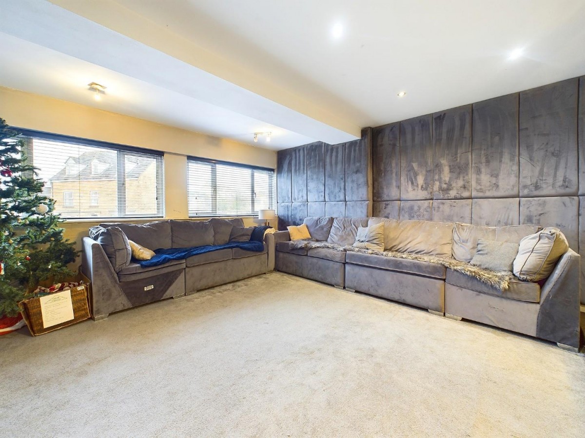 Agincourt Drive, Bingley
