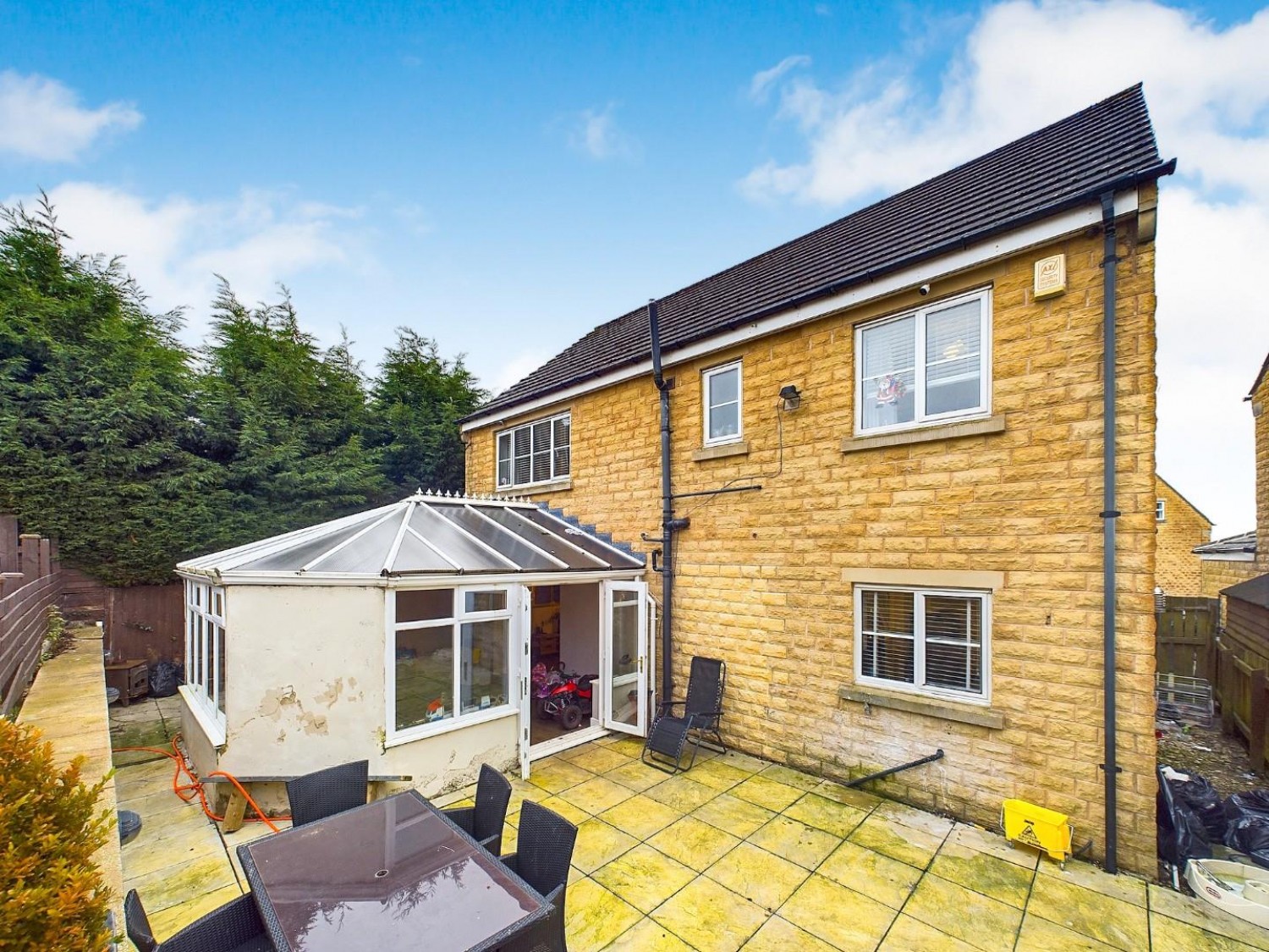 Agincourt Drive, Bingley