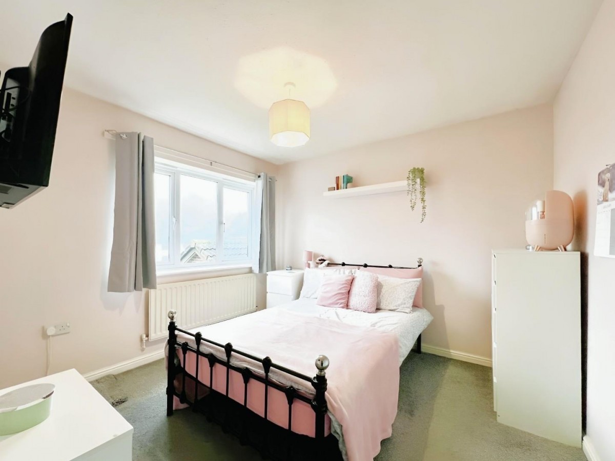 Romulus Gardens, Kingsnorth, Ashford