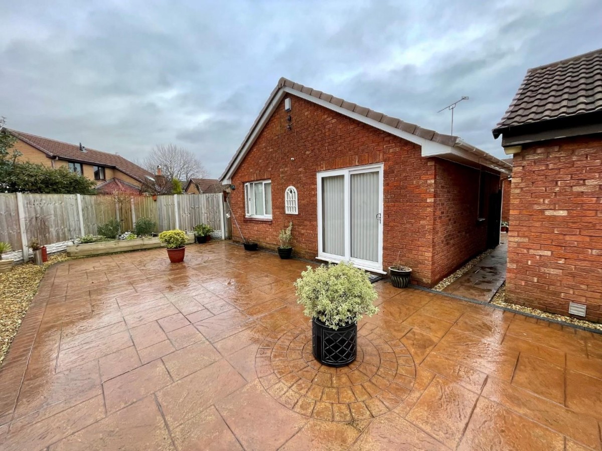 Crofters Close, Great Sutton, CH66