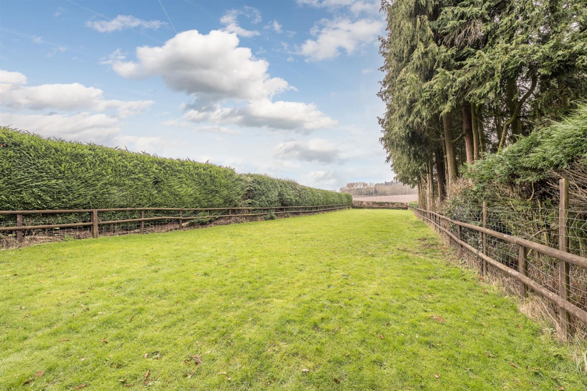 Cheddlewood, Bridgnorth Road, Stourton, DY7 6RT