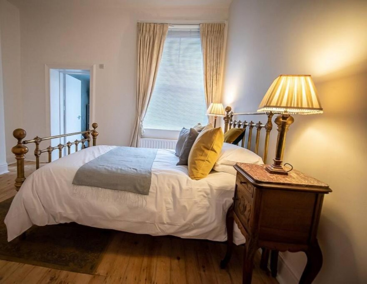 85 East Parade, Harrogate, HG1 5LP