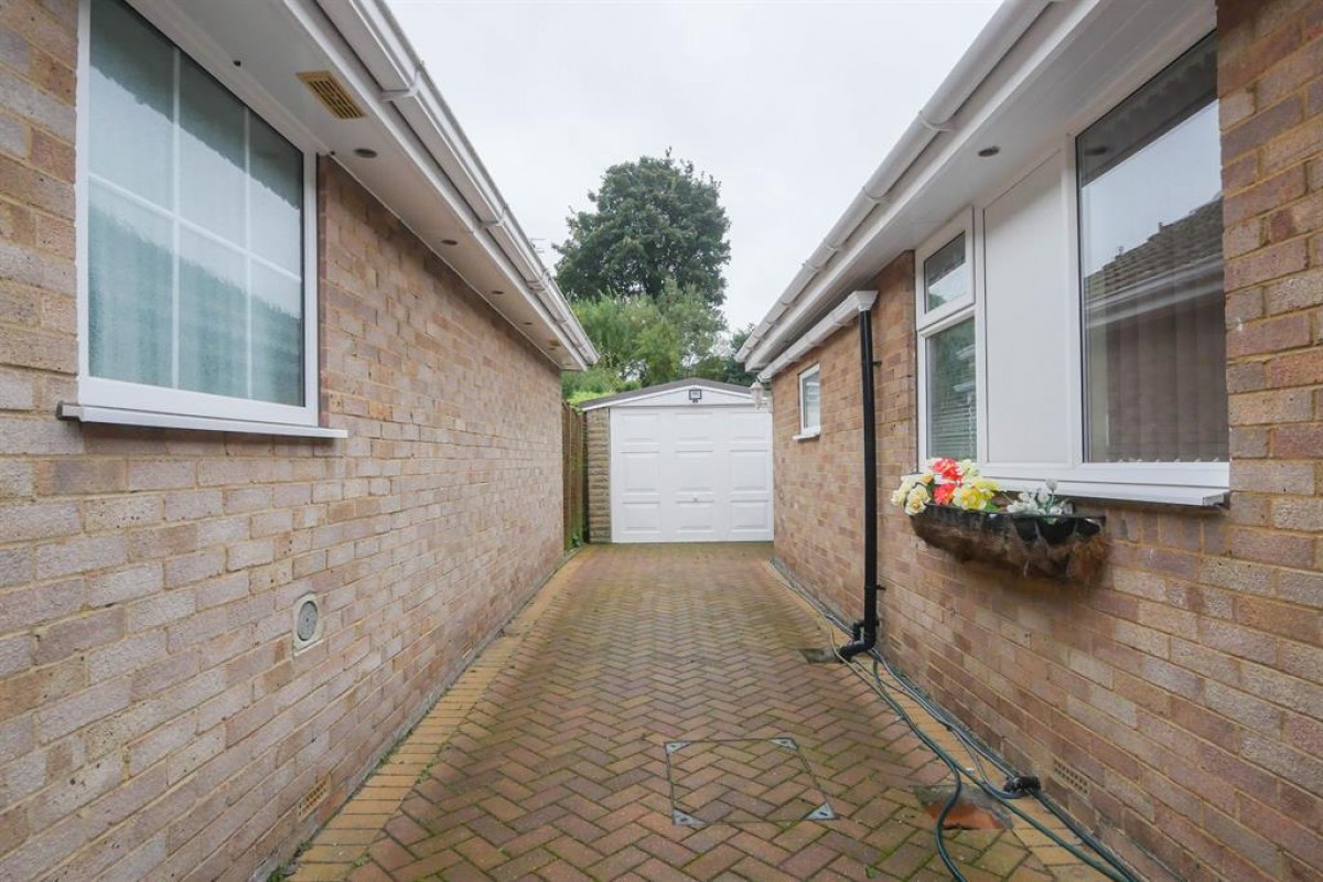 Stanhope Close, Horsforth, LS18