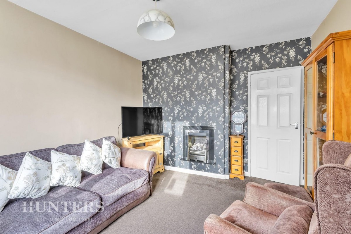 Whalley Avenue, Littleborough, OL15 9HT