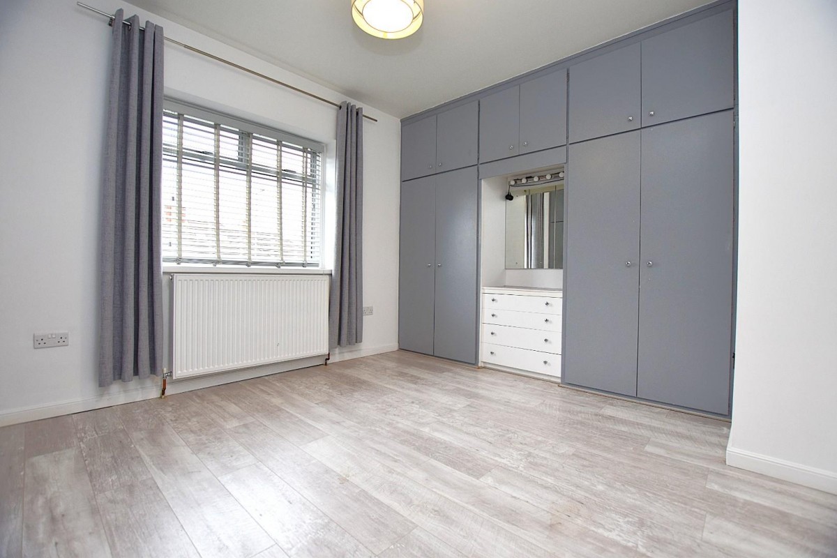 Green Lane, Dagenham, RM8