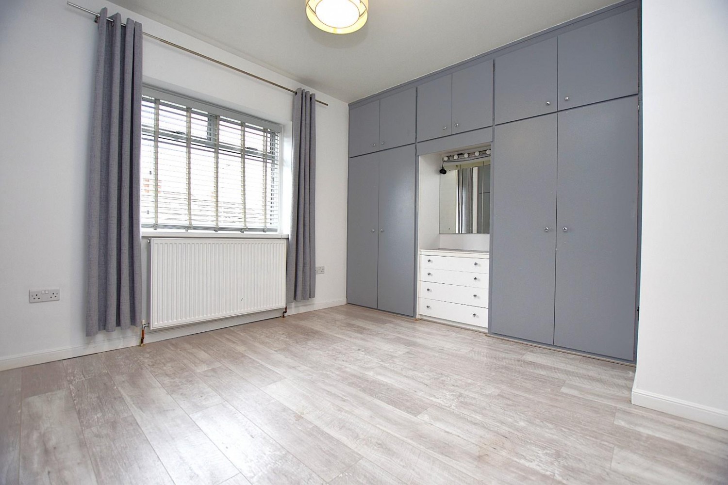 Green Lane, Dagenham, RM8