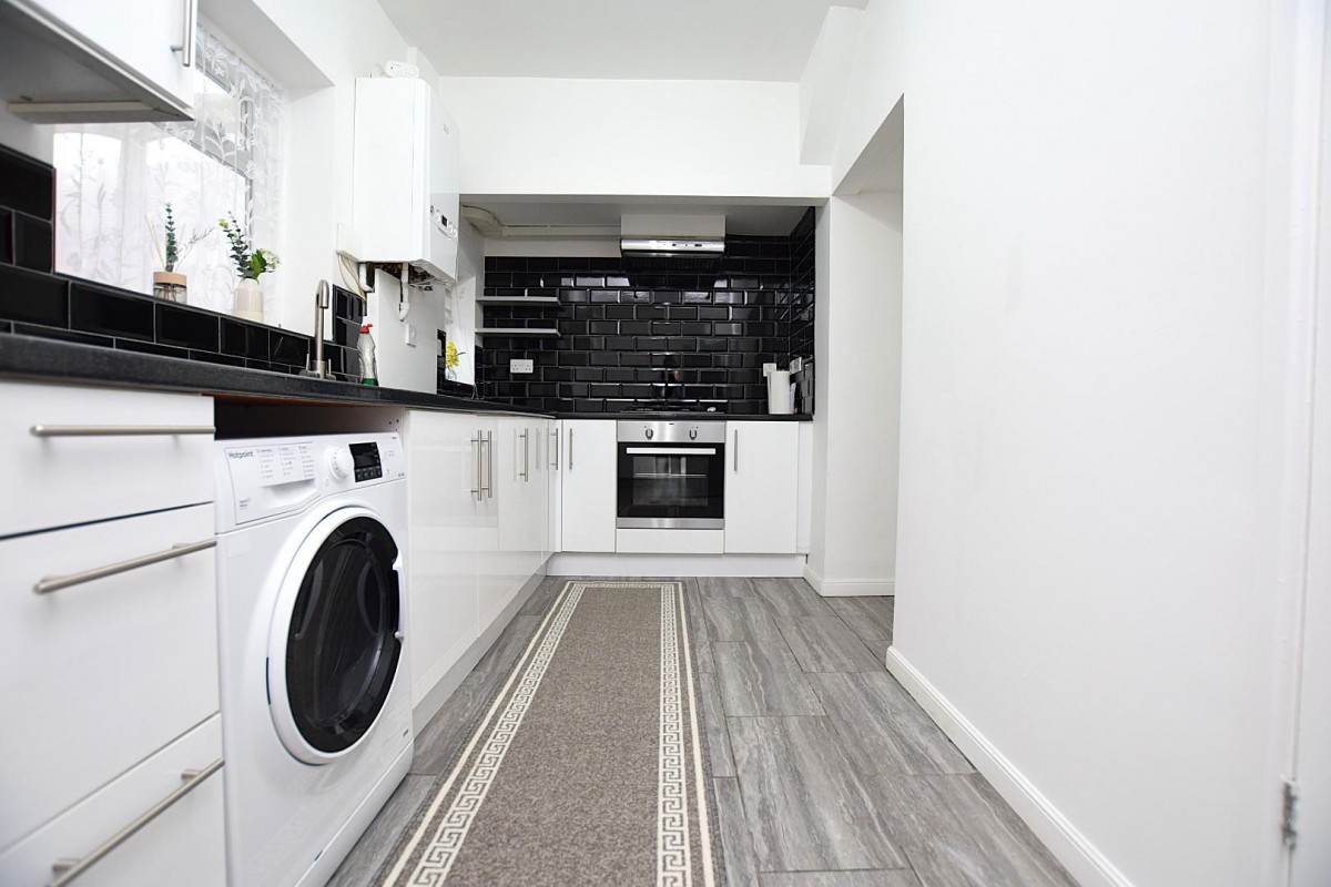 Green Lane, Dagenham, RM8