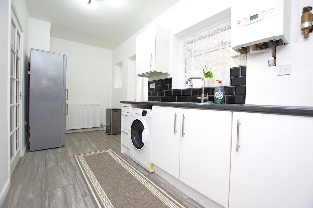 Green Lane, Dagenham, RM8