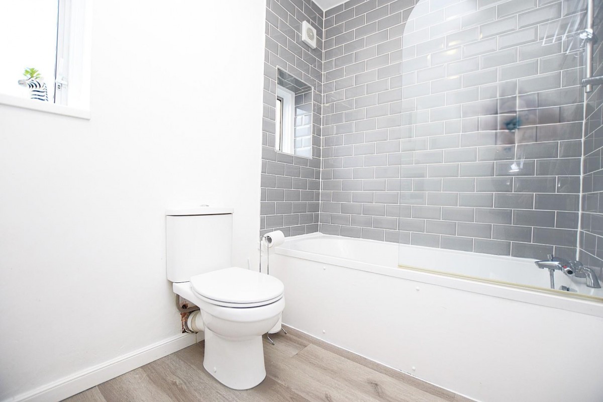 Green Lane, Dagenham, RM8