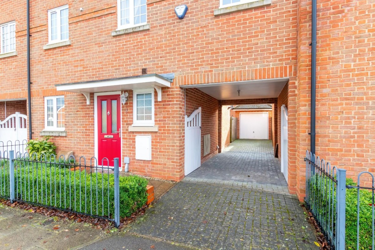 Whittingham Avenue, Wendover