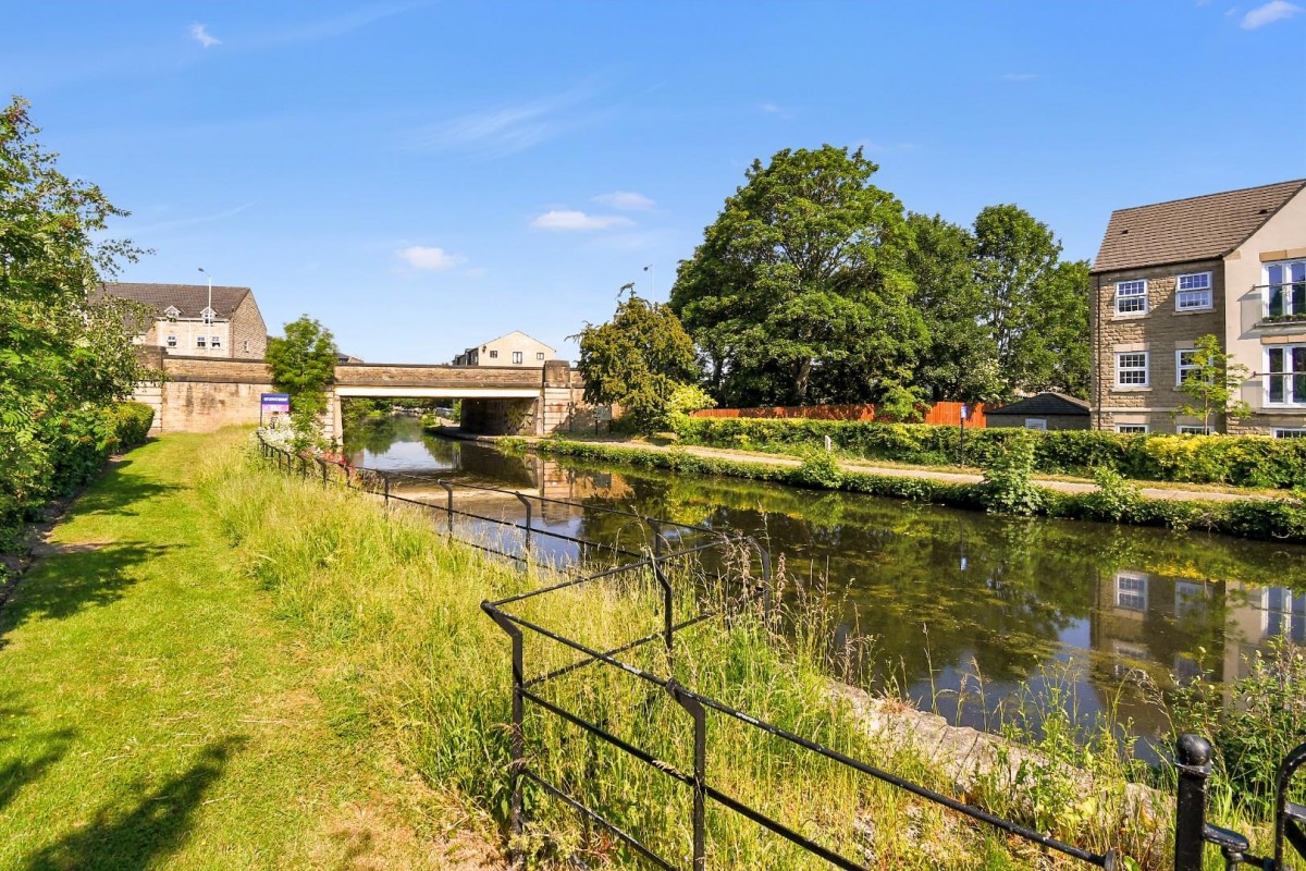 Eleanor Close, Apperley Bridge, West Yorkshire