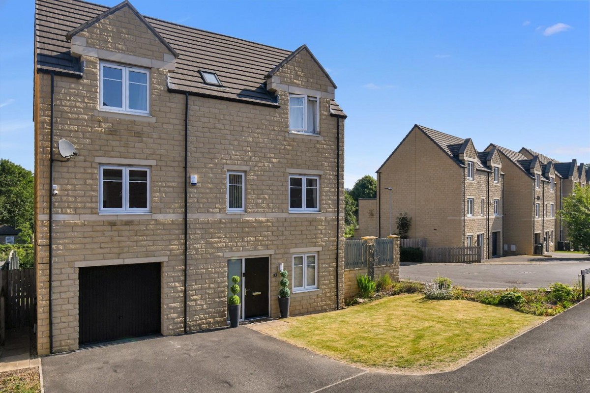 Eleanor Close, Apperley Bridge, West Yorkshire