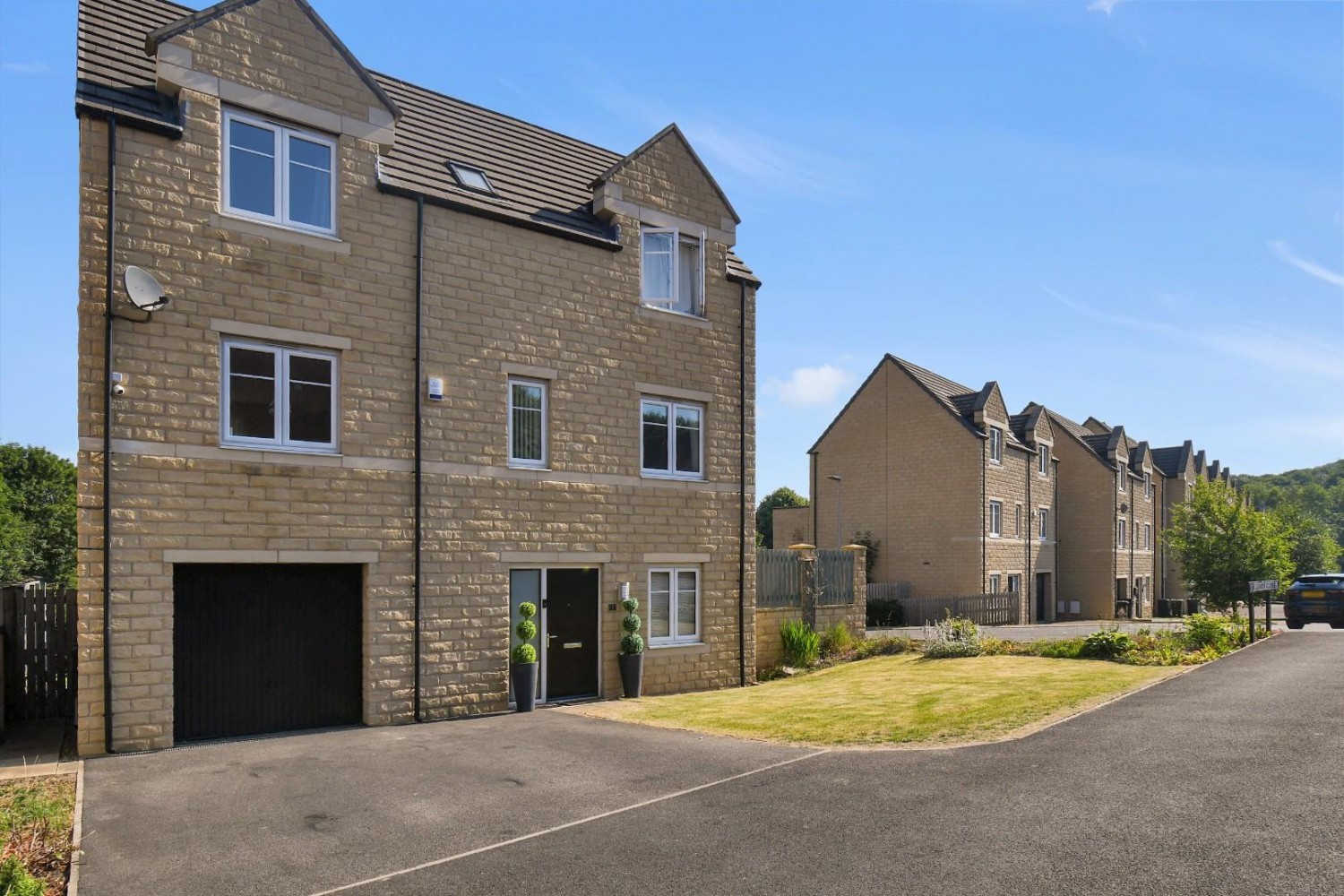 Eleanor Close, Apperley Bridge, West Yorkshire