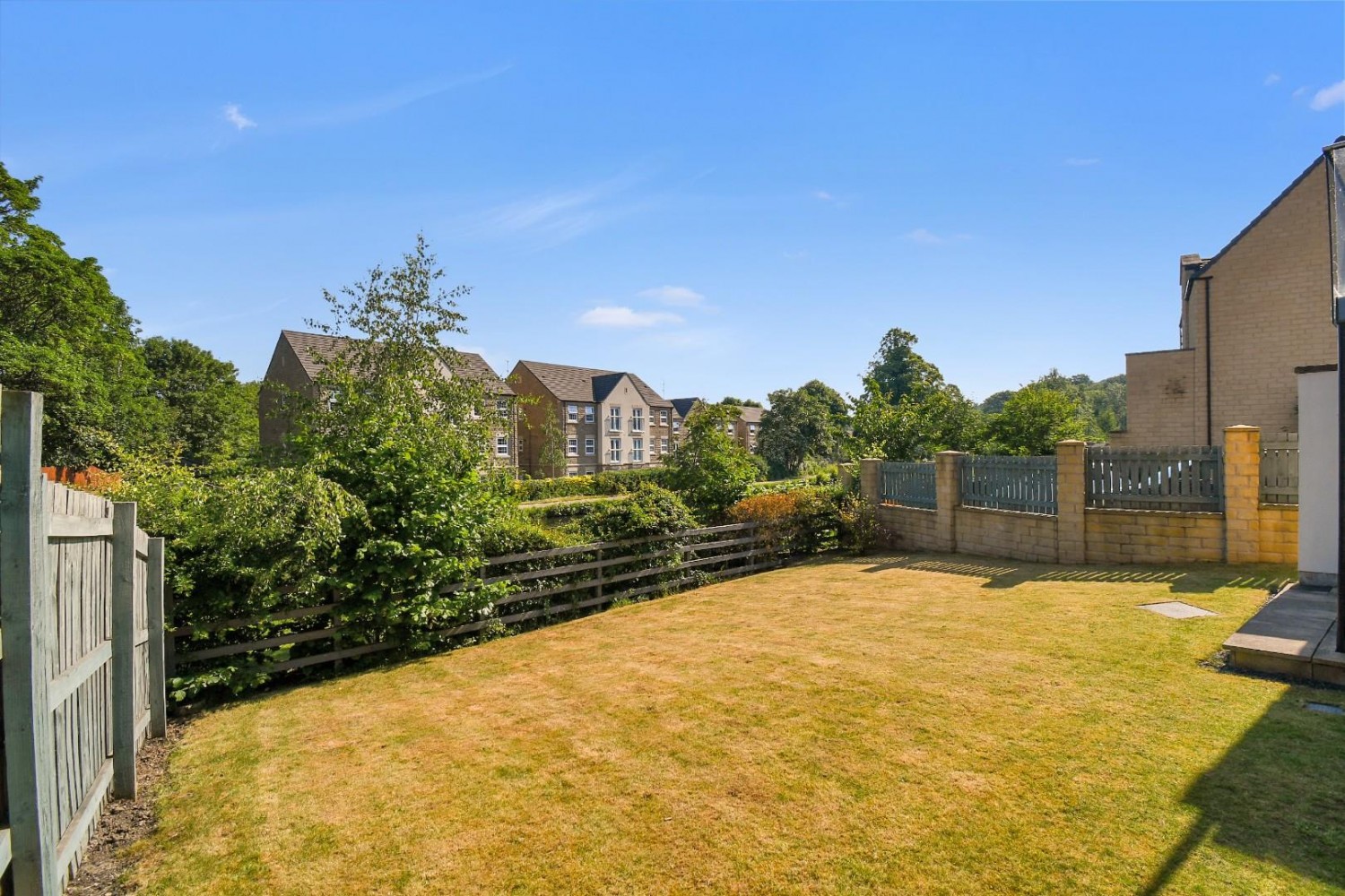 Eleanor Close, Apperley Bridge, West Yorkshire