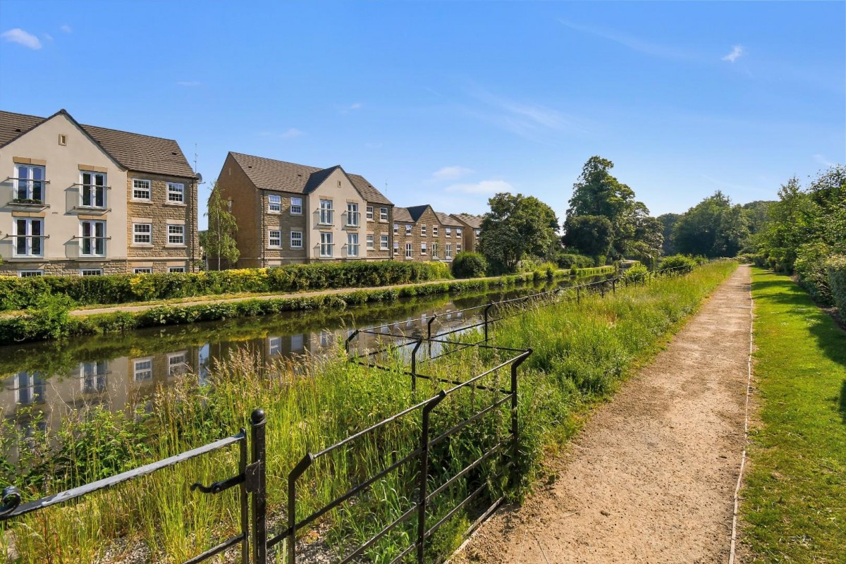 Eleanor Close, Apperley Bridge, West Yorkshire