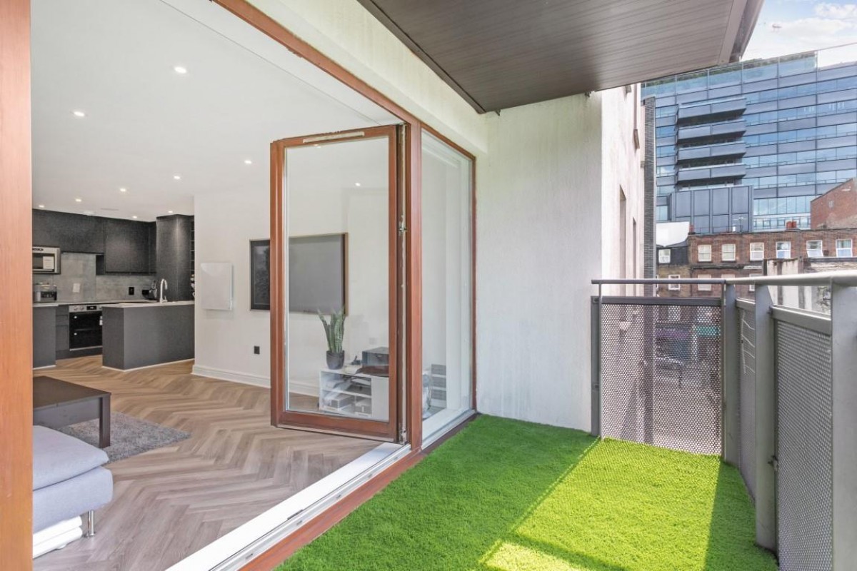 Adler Street, Aldgate East, E1