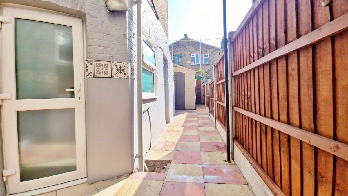 Ling Road, Canning Town, E16 4AN