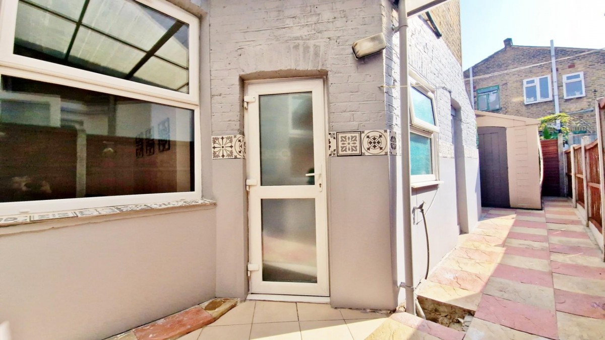 Ling Road, Canning Town, E16 4AN