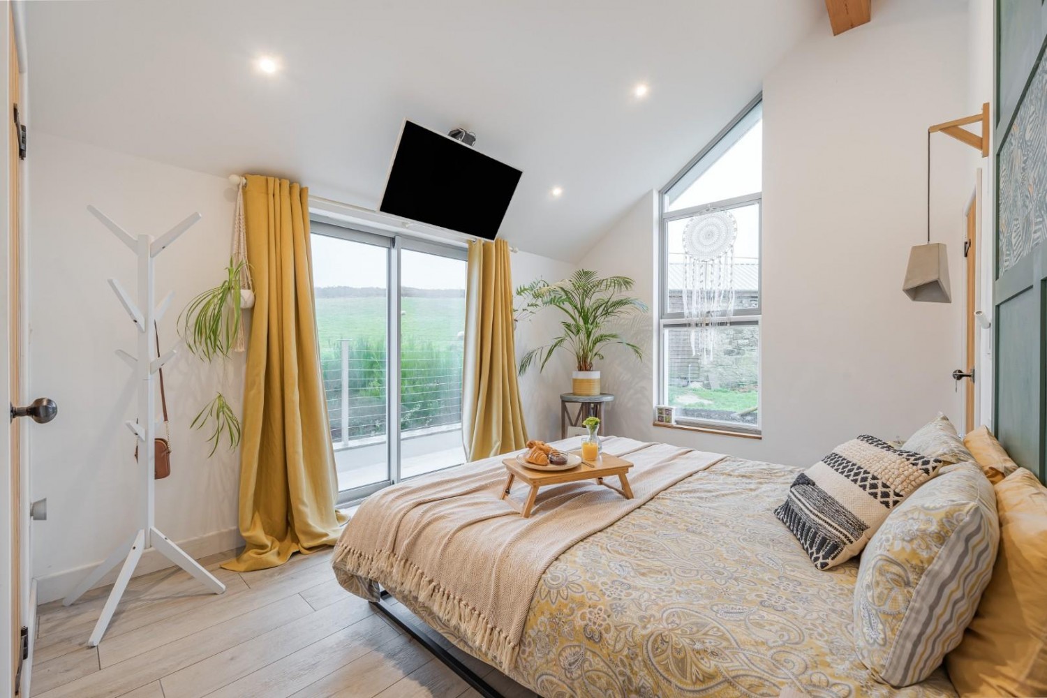 Luxurious property with land in Laity, near Helston