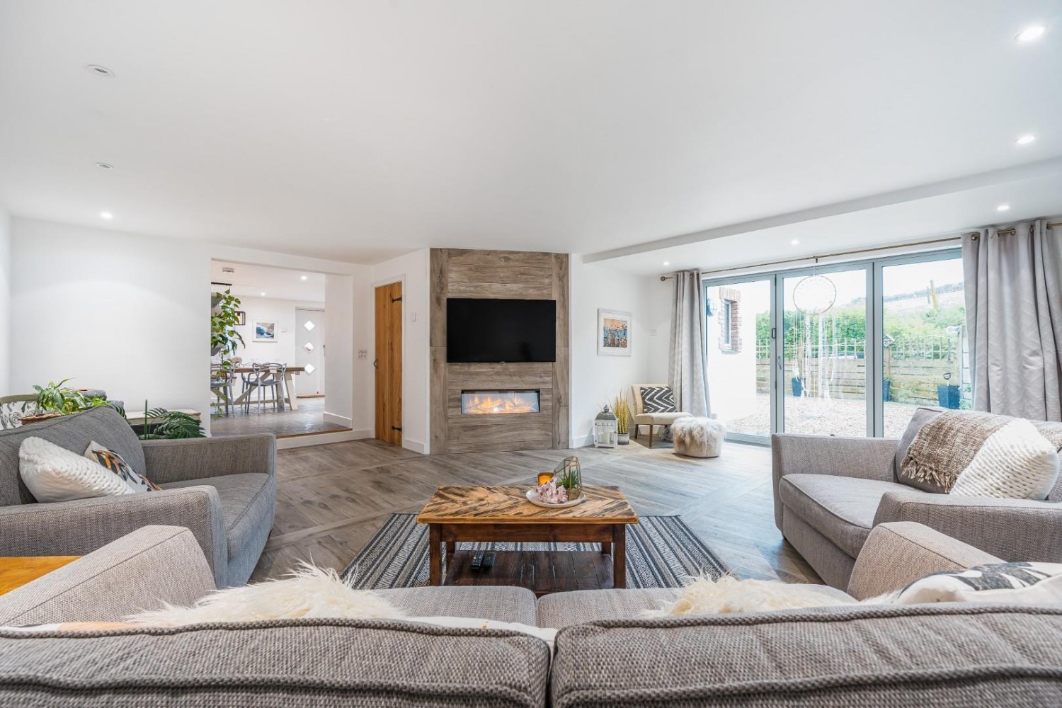 Luxurious property with land in Laity, near Helston