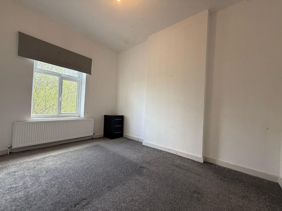 Broomhill Terrace, Off Warwick Road Batley