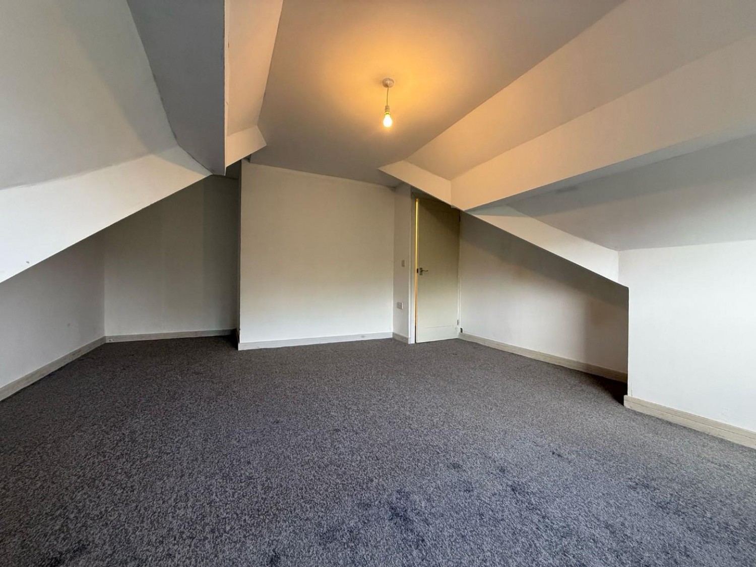 Broomhill Terrace, Off Warwick Road Batley