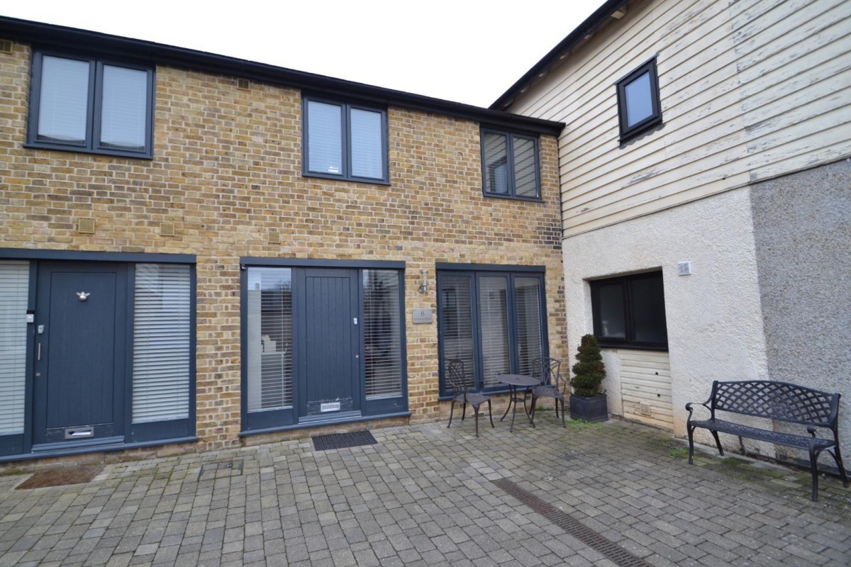 St. Georges Mews, Buntingford, SG9 9FR