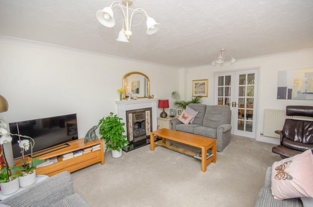 Heathfields, Downend, Bristol, BS16 6HT