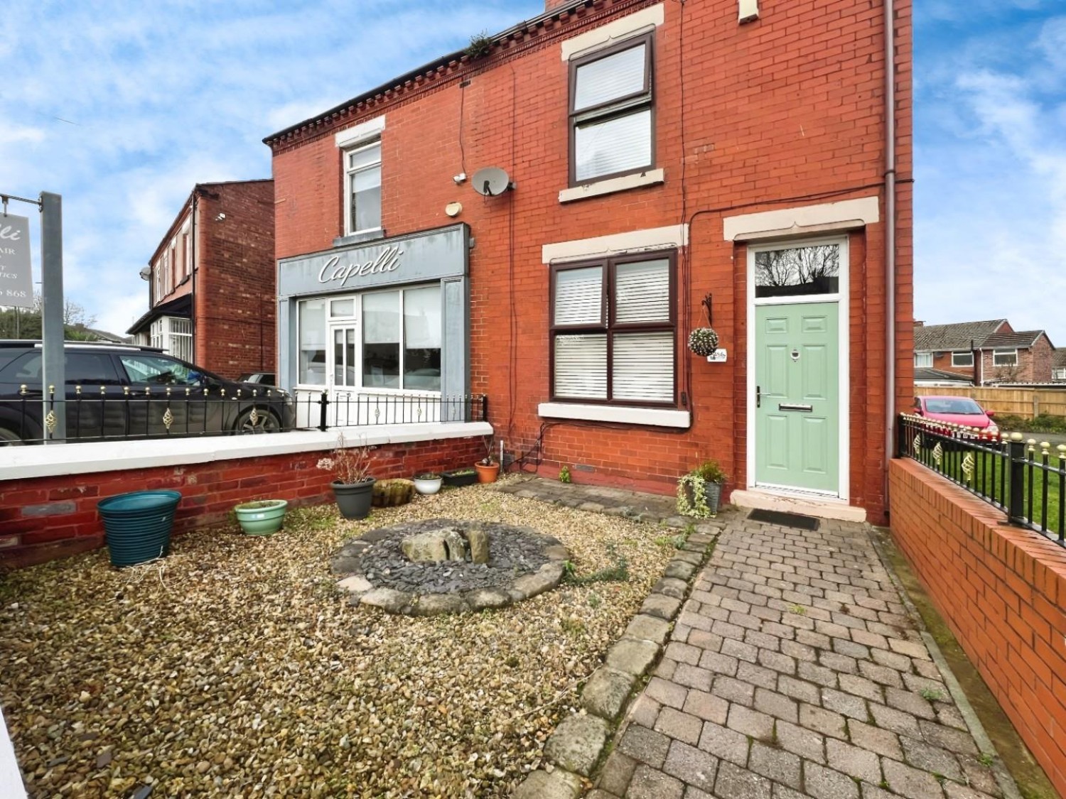 St. Helens Road, Leigh
