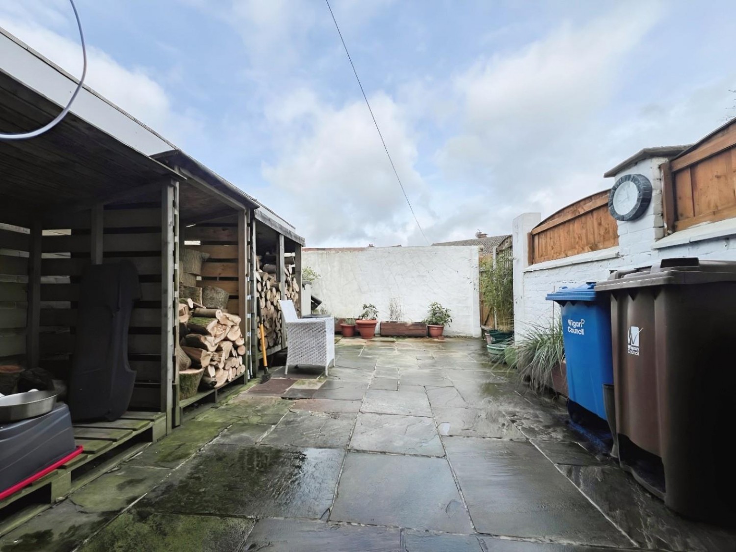 St. Helens Road, Leigh
