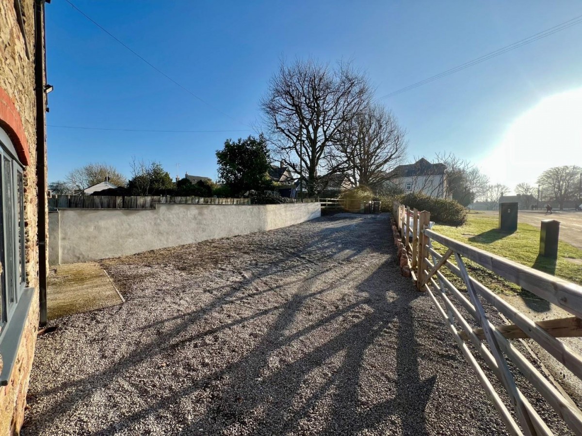 Stone, Berkeley, GL13 9JY