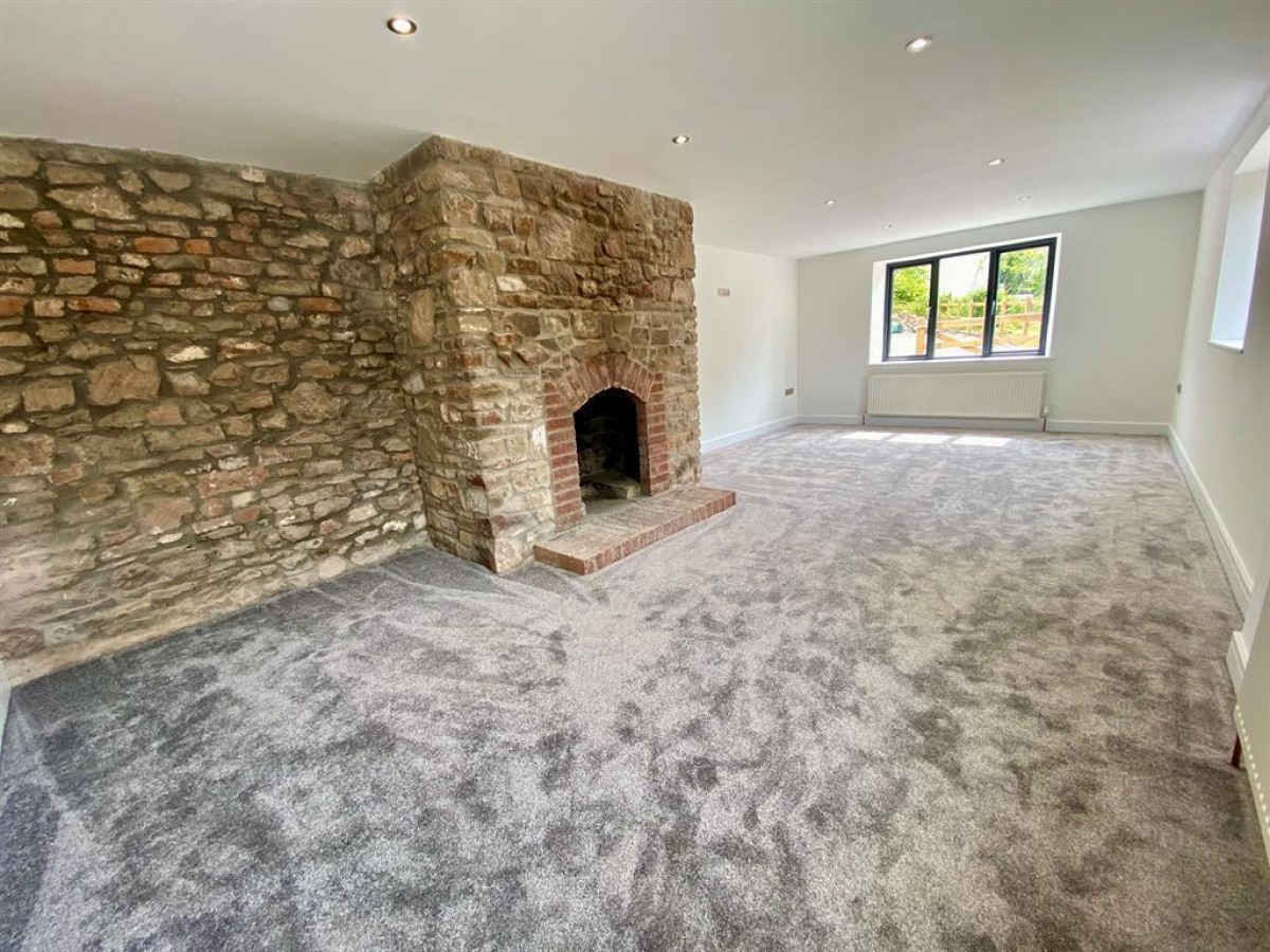 Stone, Berkeley, GL13 9JY