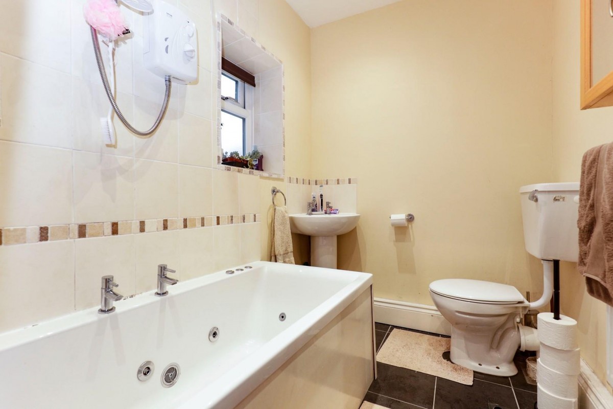 14 Grove Park View, Harrogate, HG1 4BT