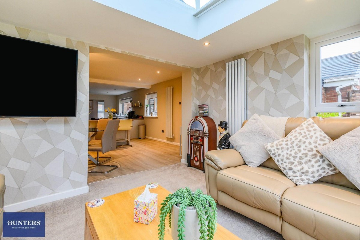 Whiteley Drive, Middleton, M24