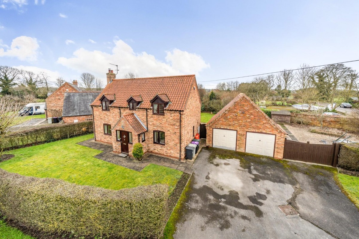 Main Road, Haltham, Horncastle , LN9 6JQ