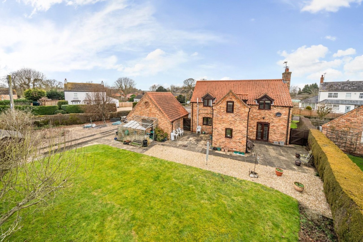 Main Road, Haltham, Horncastle , LN9 6JQ